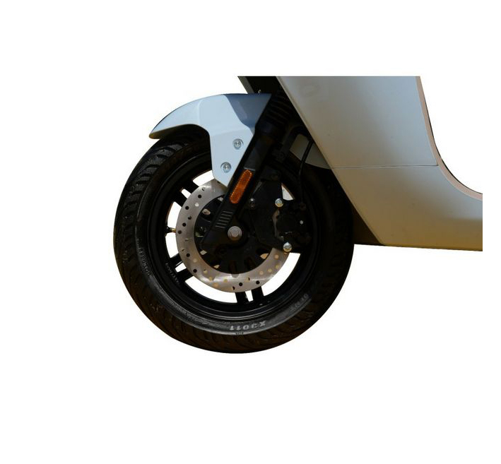 9. Kabinenroller ‚E-Move‘ 45 km_h 2 Personen ab 3999 Euro